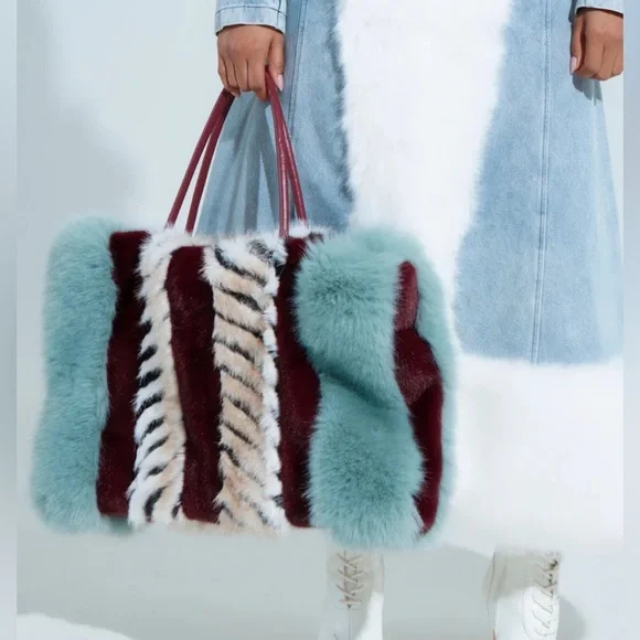 Akira HAVE IT ALL FAUX FUR TOTE Luxurious Multicolor Tote Bag Burgundy Blue - Picture 4 of 7